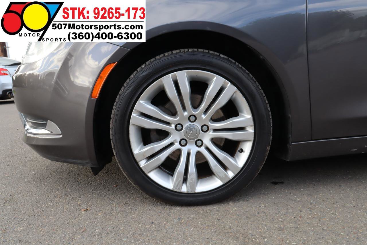 Used 2016 Chrysler 200 Limited w/ Convenience Group image 25