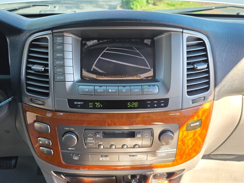 Used 2004 Lexus LX 470 4WD image 19