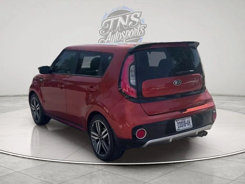 Used 2018 Kia Soul ! w/ Tech Package FWD image 3