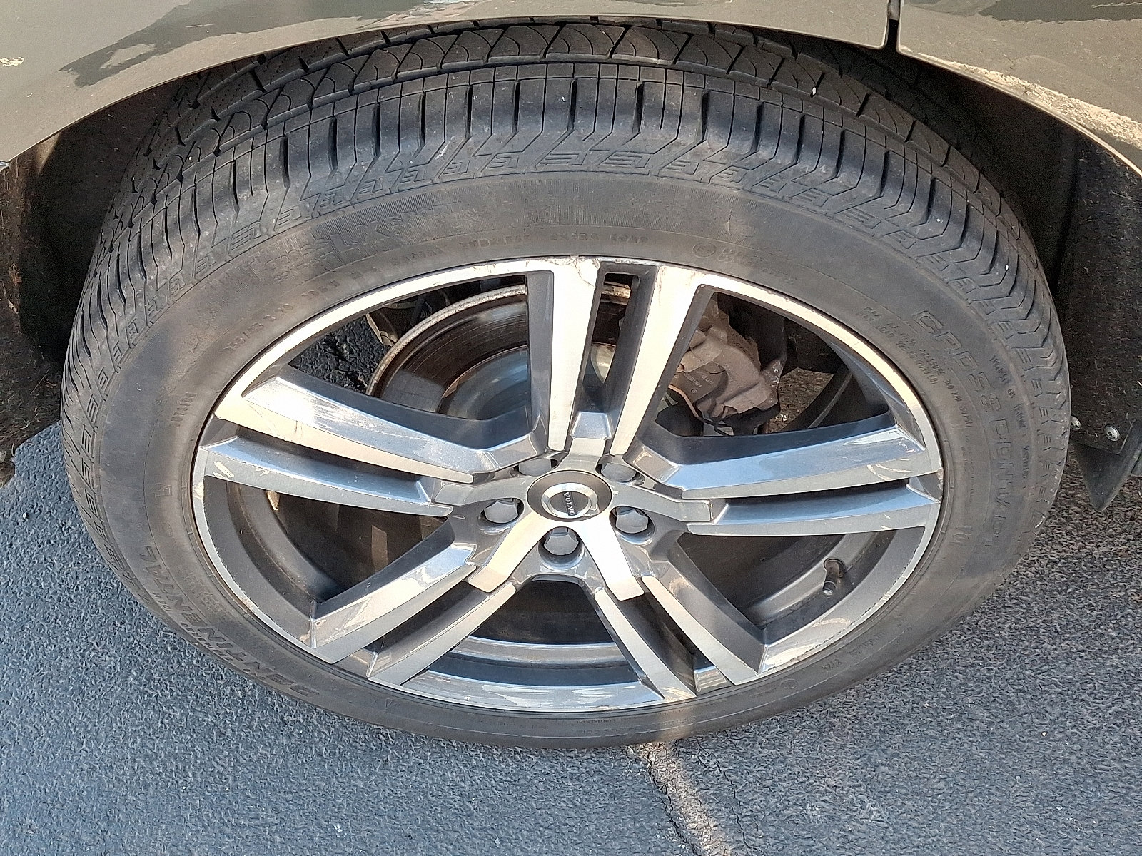 Used 2018 Volvo XC60 T5 Momentum w/ Vision Package image 6