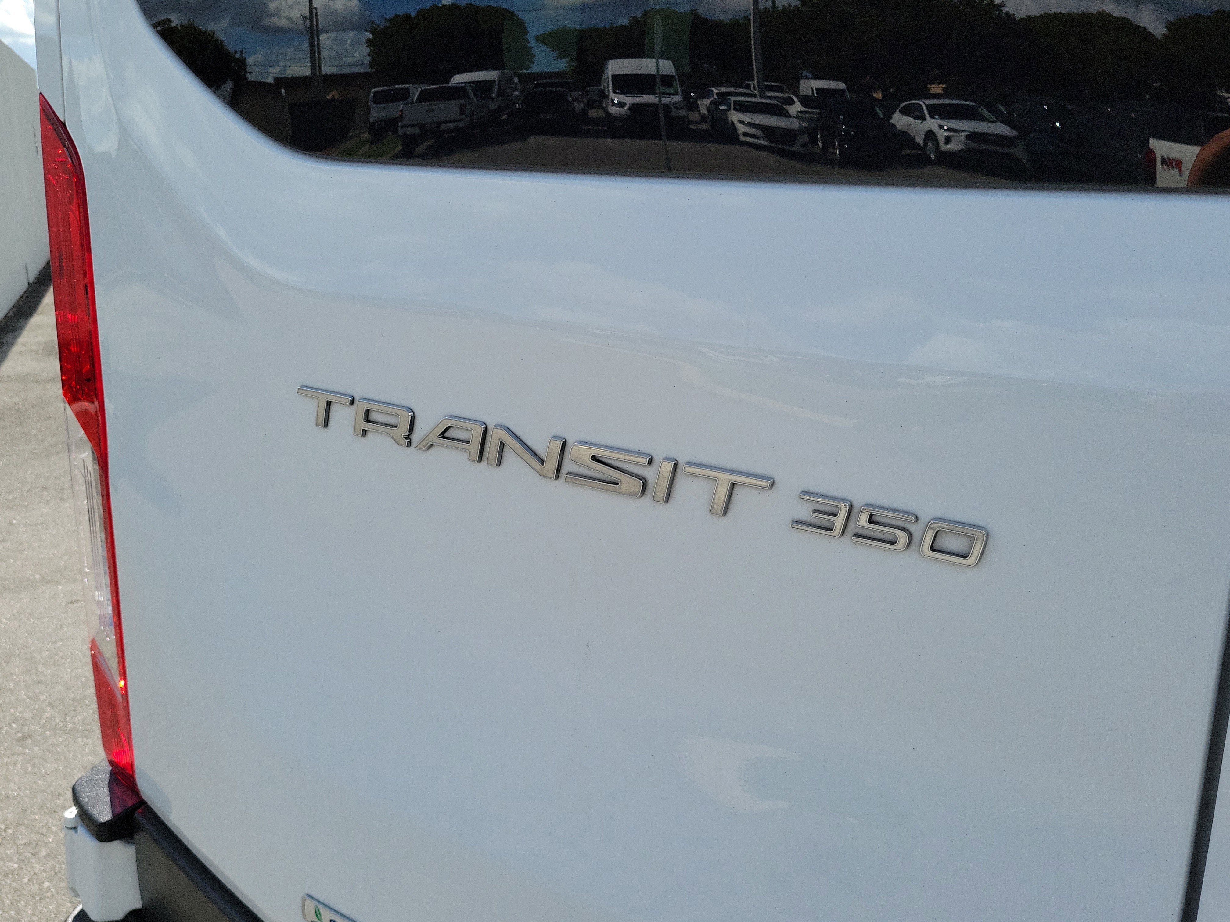 Used 2023 Ford Transit 350 XLT image 29