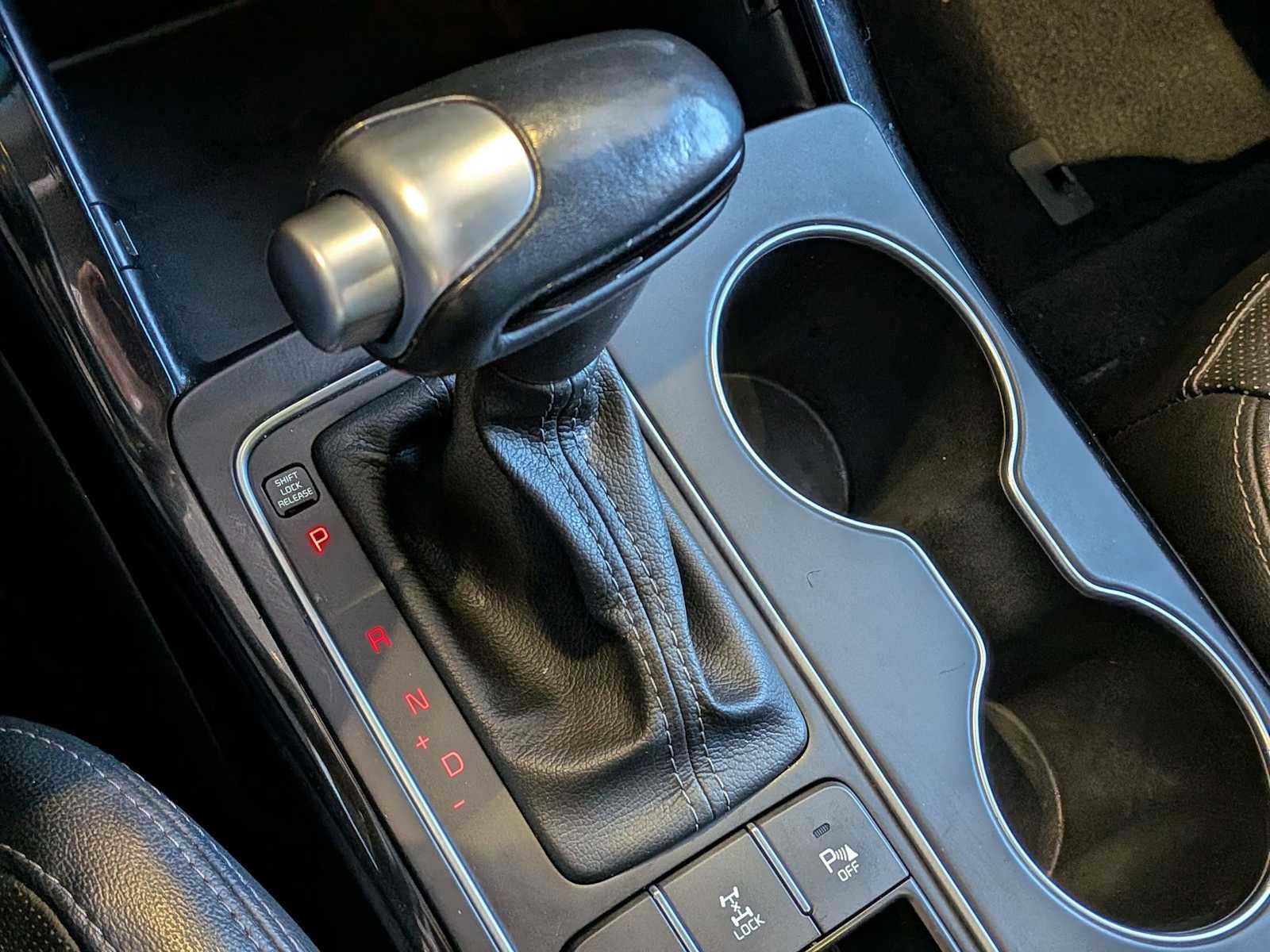 Used 2018 Kia Sorento SX image 30