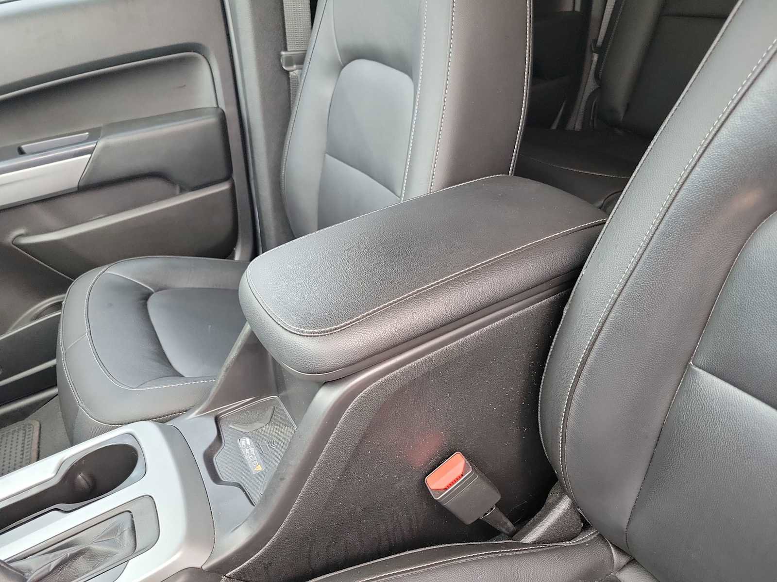 Used 2021 Chevrolet Colorado ZR2 w/ ZR2 Midnight Special Edition image 16