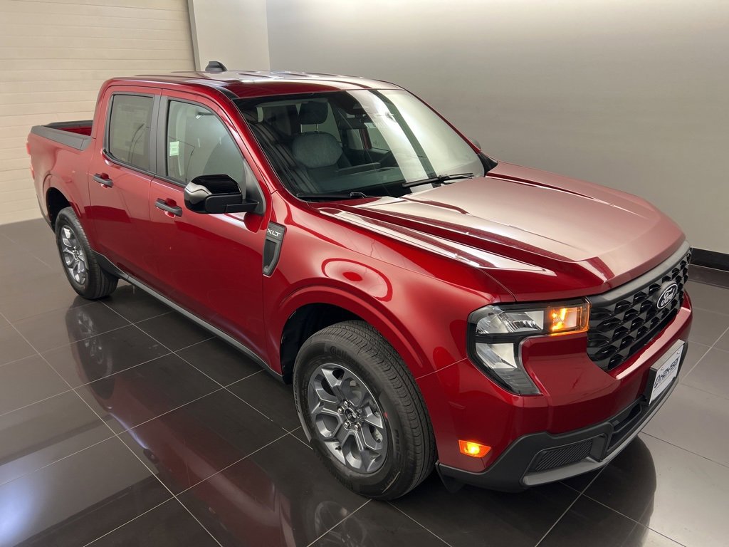 New 2025 Ford Maverick XLT w/ Equipment Group 301A