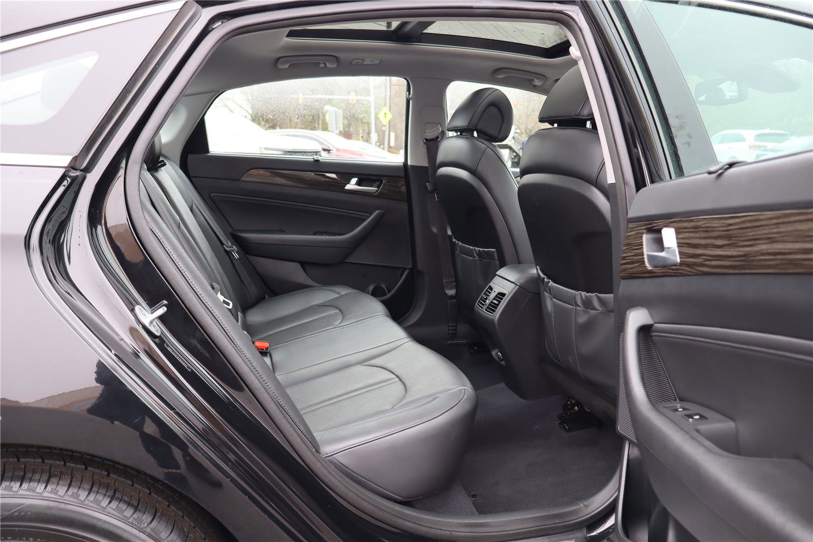 Used 2015 Hyundai Sonata Limited w/ Option Group 06 image 29