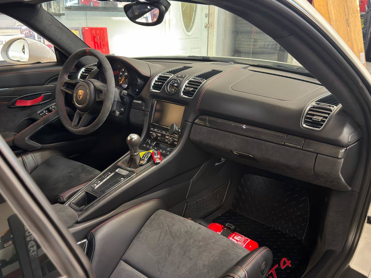Used 2016 Porsche Cayman GT4 RWD image 28