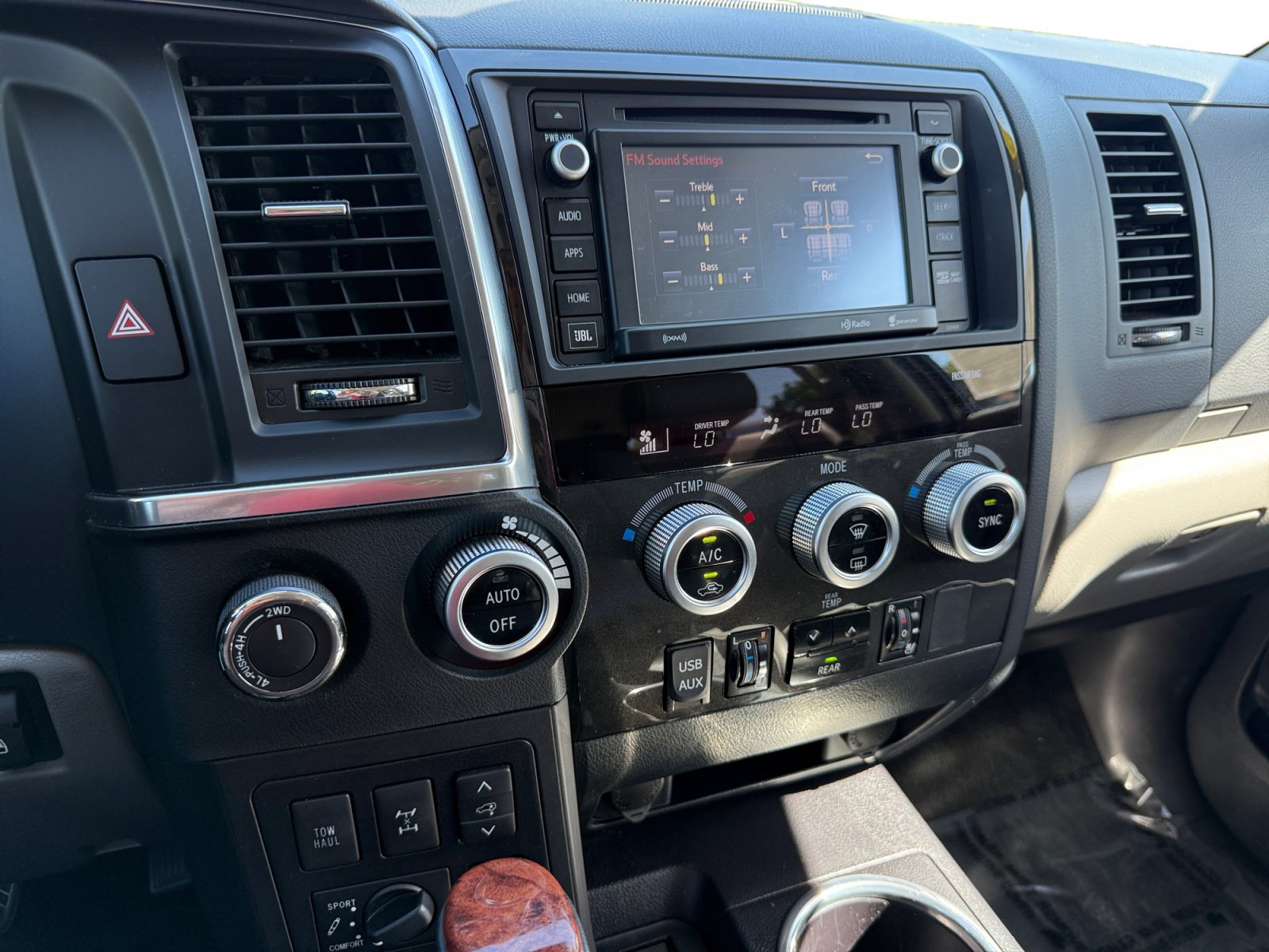 Used 2018 Toyota Sequoia Platinum AWD/4WD image 12