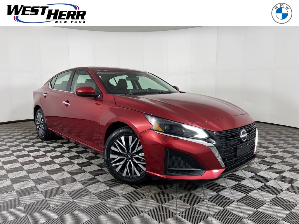 Used 2023 Nissan Altima 2.5 SV w/ SV Premium Package