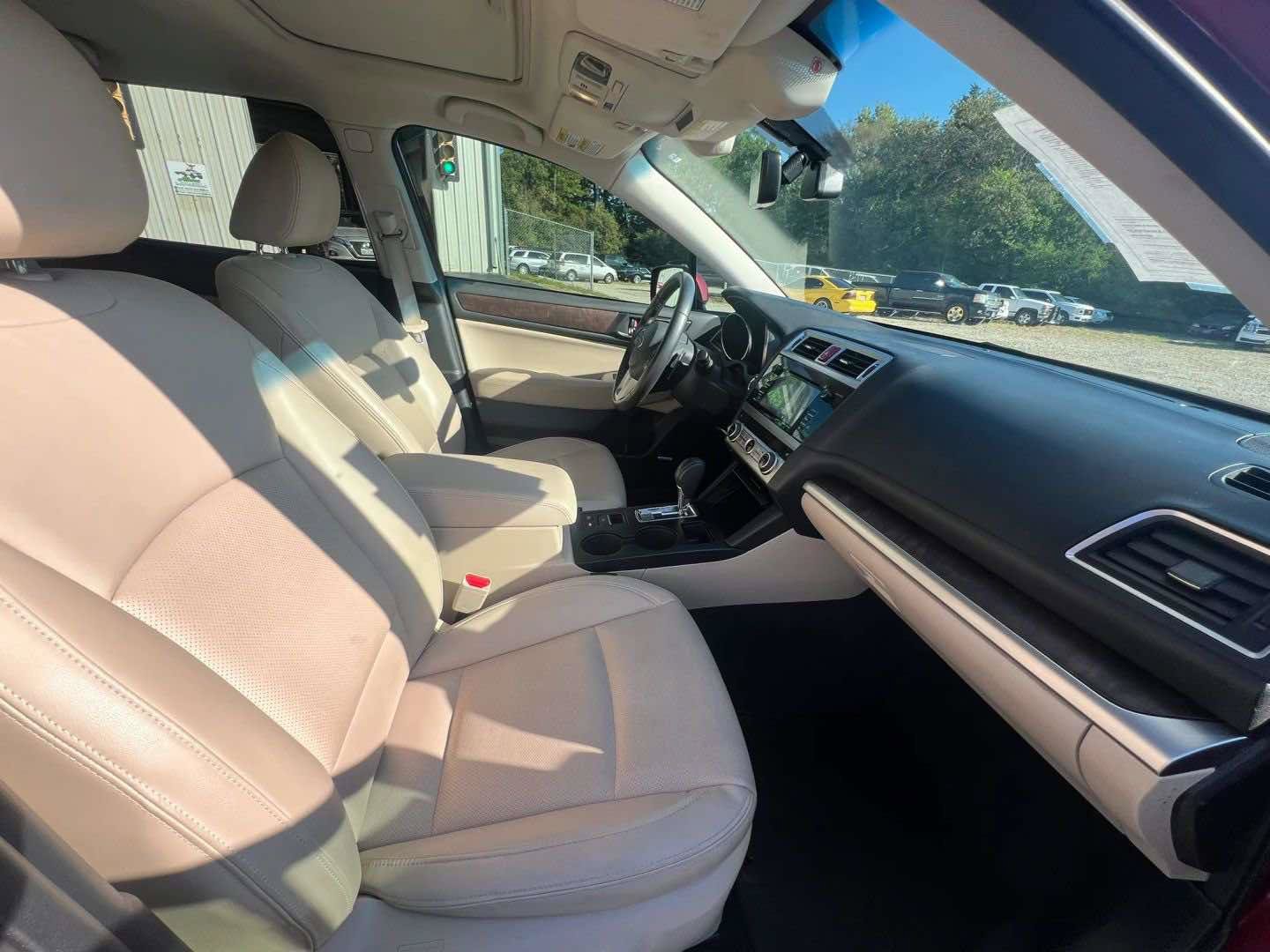 Used 2017 Subaru Outback 2.5i Limited AWD/4WD image 10