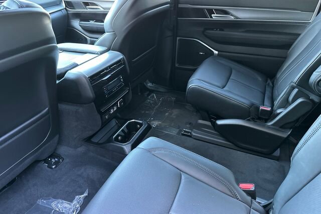 New 2025 Jeep Wagoneer Series II w/ Convenience Group I image 9