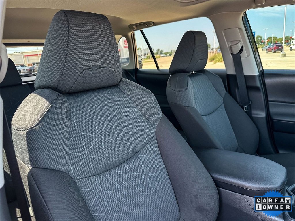 Used 2025 Toyota RAV4 XLE image 23
