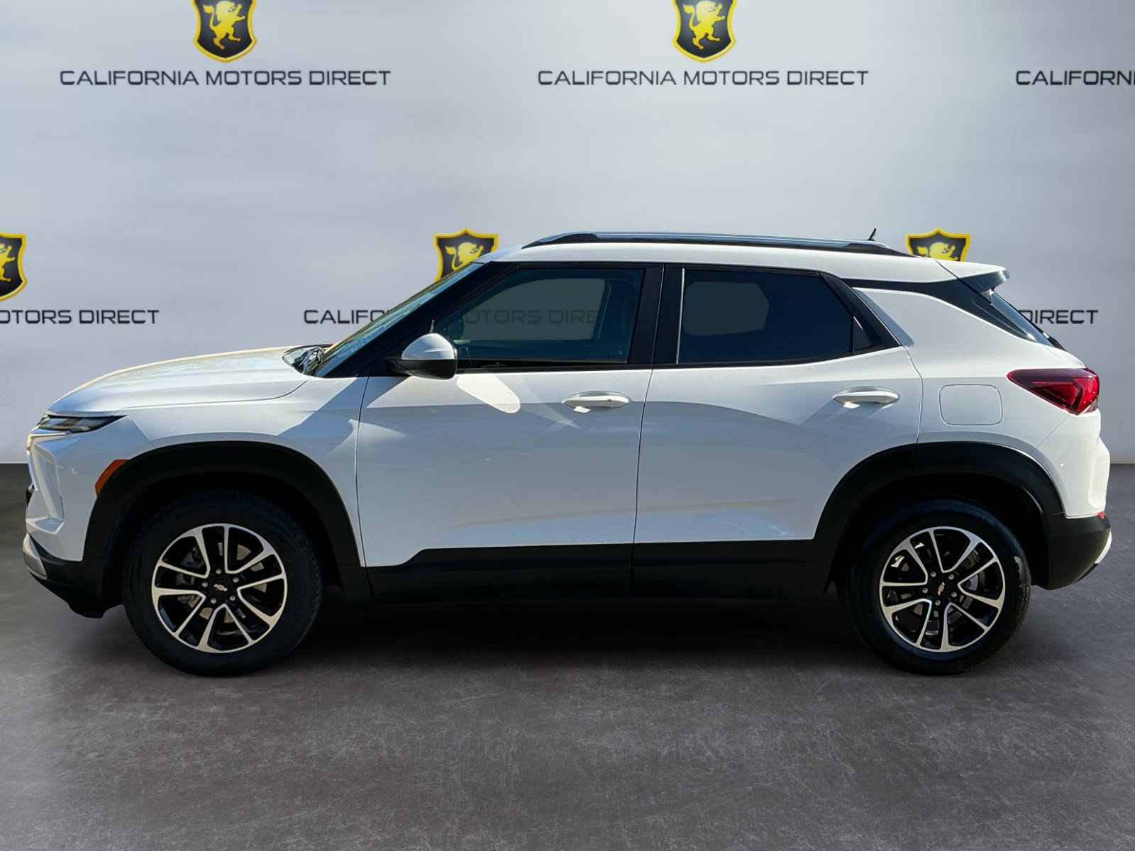 Used 2024 Chevrolet TrailBlazer LT w/ Driver Confidence Package FWD image 8