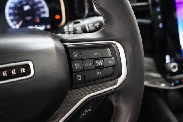 Used 2022 Jeep Wagoneer Series III w/ Premium Group I image 23