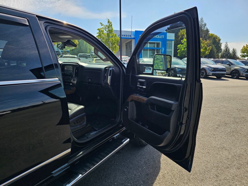 Used 2017 Chevrolet Silverado 2500 High Country w/ Duramax Plus Package AWD/4WD image 27