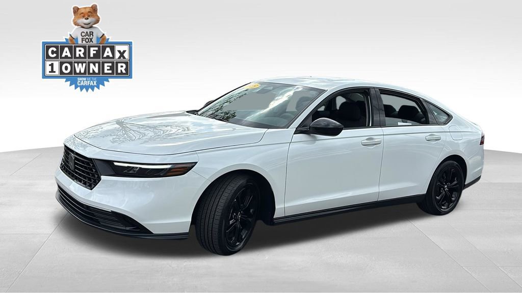 Certified 2025 Honda Accord SE image 3