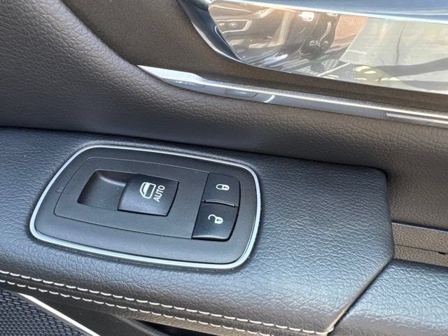Used 2023 RAM 1500 Laramie AWD/4WD image 29