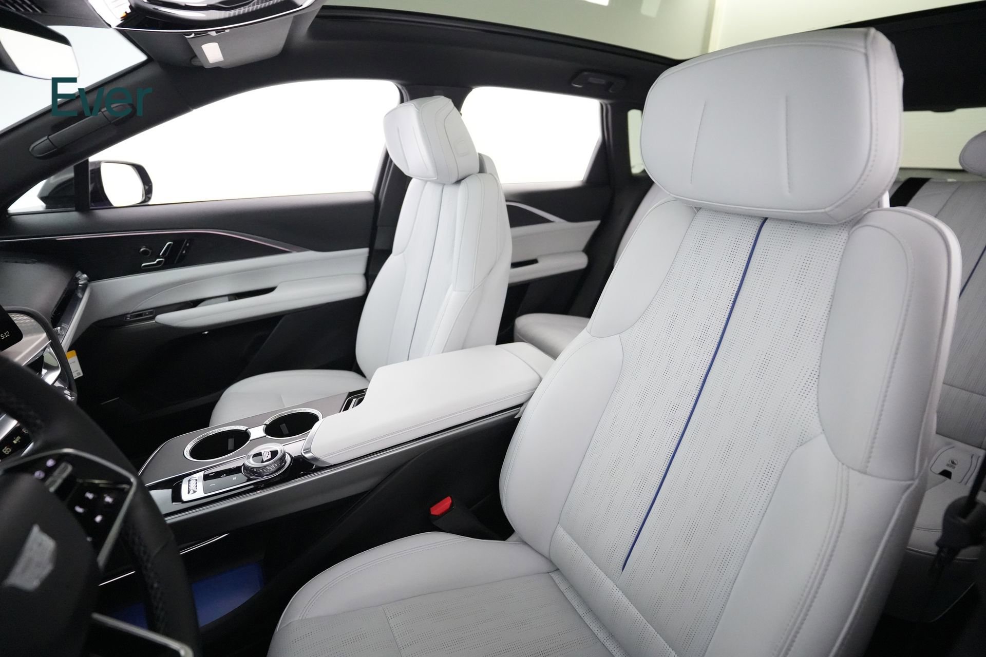 Used 2024 Cadillac Lyriq Sport w/ LPO, Floor Liner Package RWD image 4