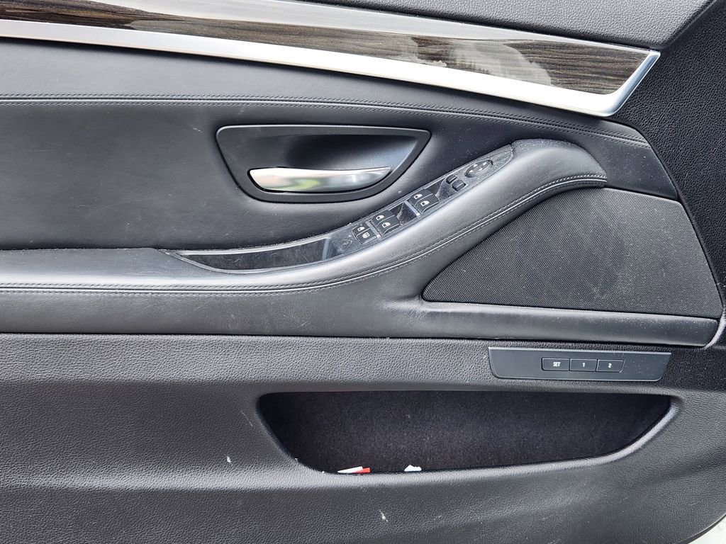 Used 2016 BMW 550i xDrive Sedan AWD/4WD image 14