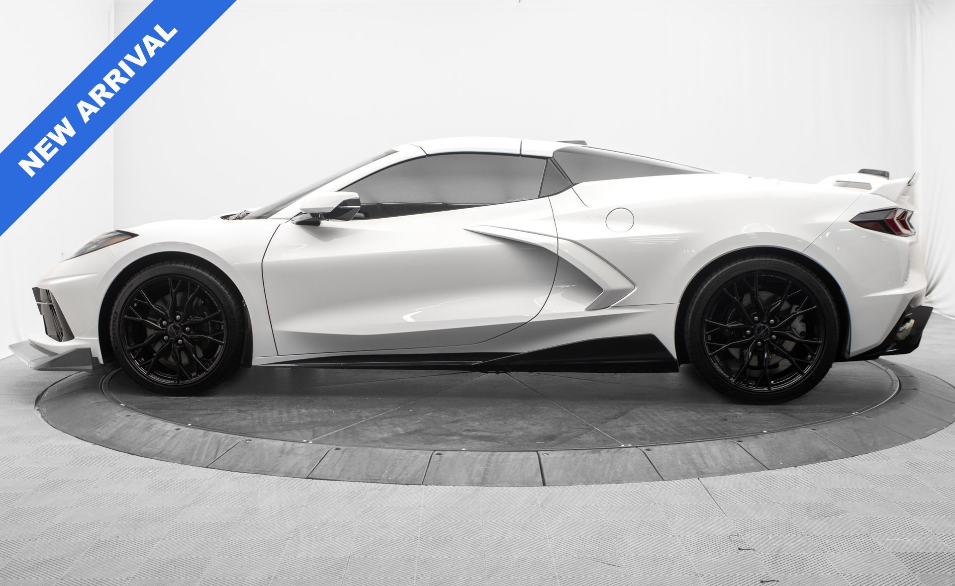 Used 2023 Chevrolet Corvette Stingray Preferred Conv w/ Z51 Performance Package RWD image 14