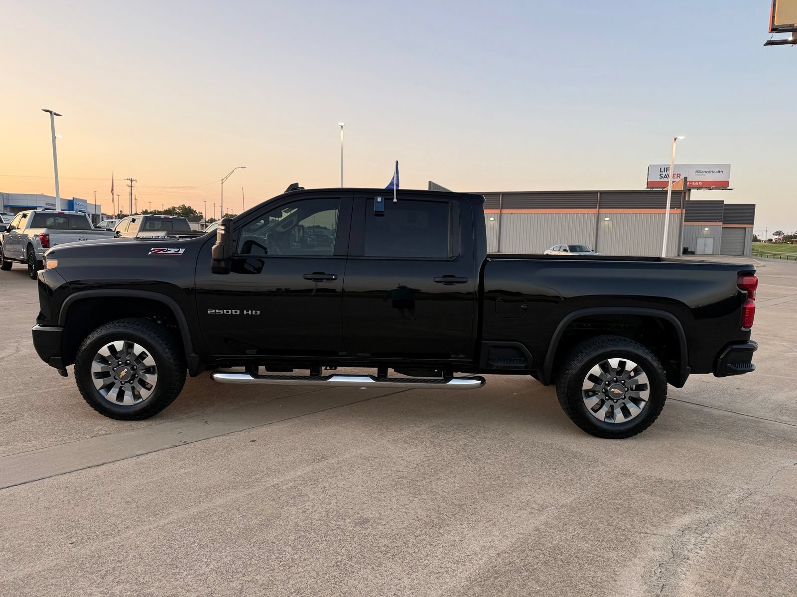 Used 2024 Chevrolet Silverado 2500 Custom w/ Custom Value Package AWD/4WD image 9