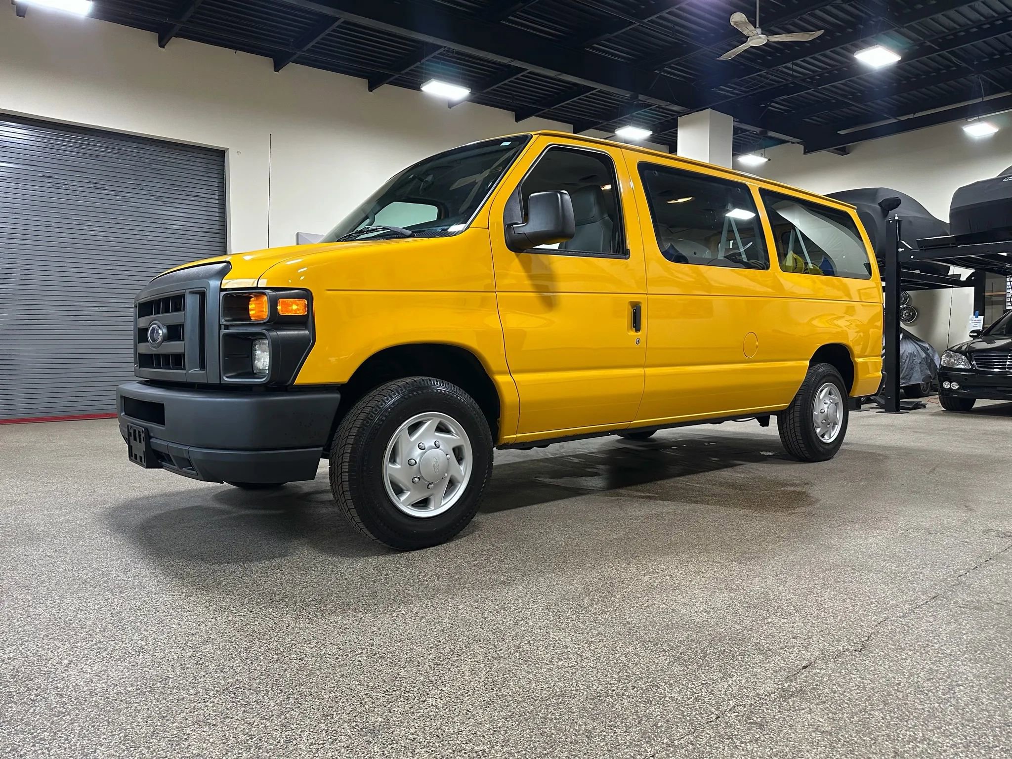 Used 2011 Ford E-150 and Econoline 150 Wagon image 12