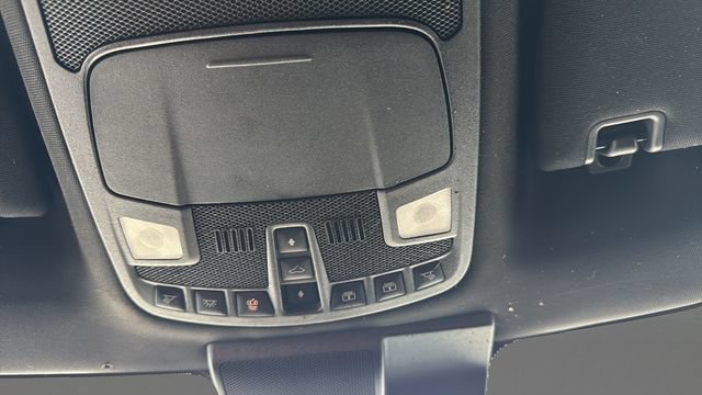 Used 2019 Ford F150 Lariat w/ Equipment Group 502A Luxury AWD/4WD image 15