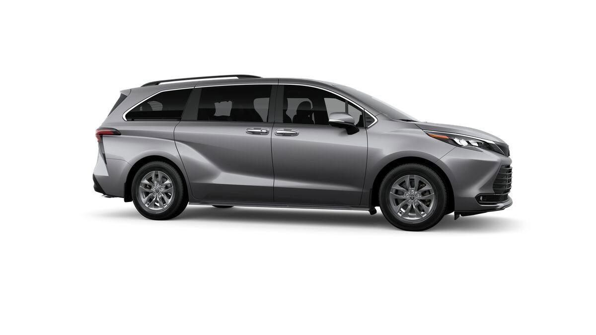 New 2026 Toyota Sienna XLE FWD image 13