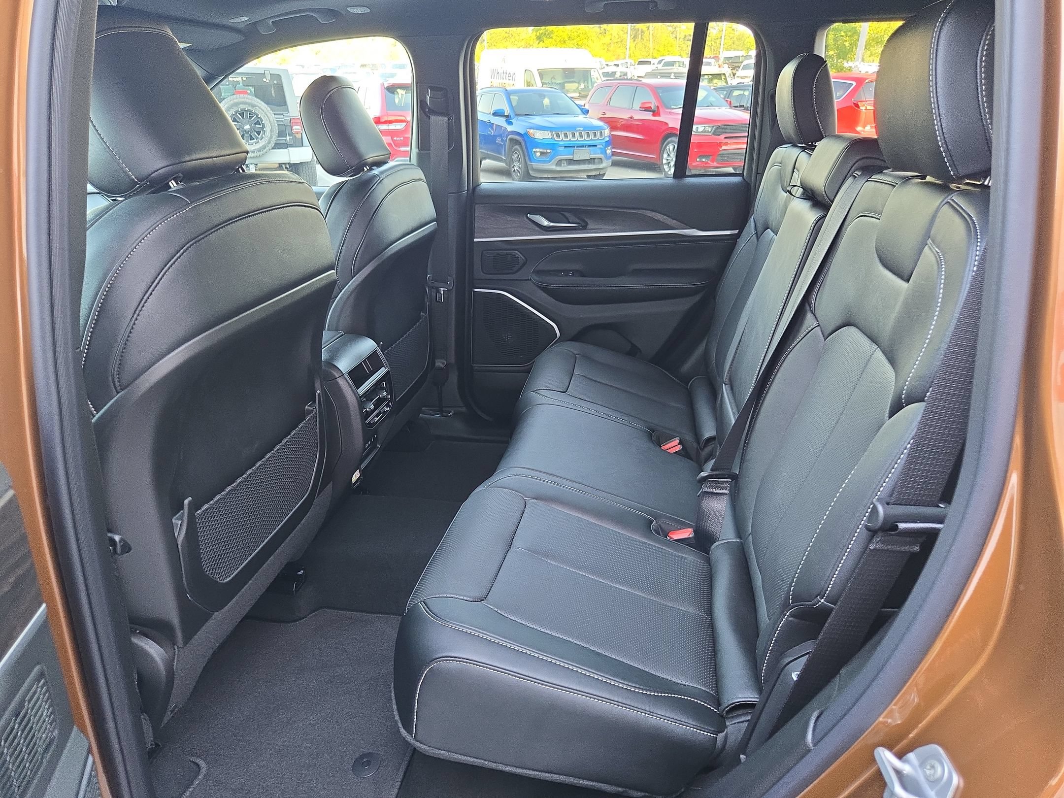 New 2027 Jeep Grand Cherokee Limited AWD/4WD image 31