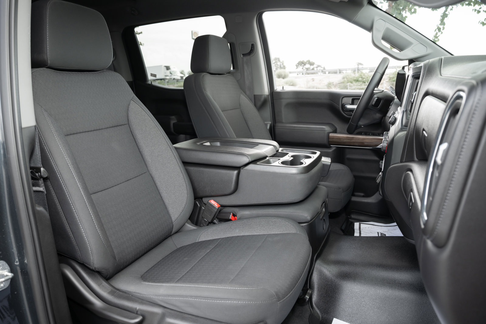 Used 2021 Chevrolet Silverado 1500 LT image 40