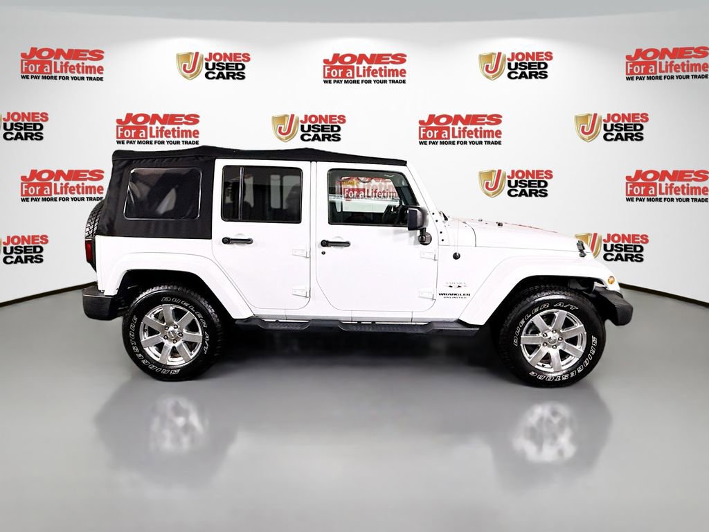 Used 2017 Jeep Wrangler Unlimited Sahara w/ Connectivity Group image 15