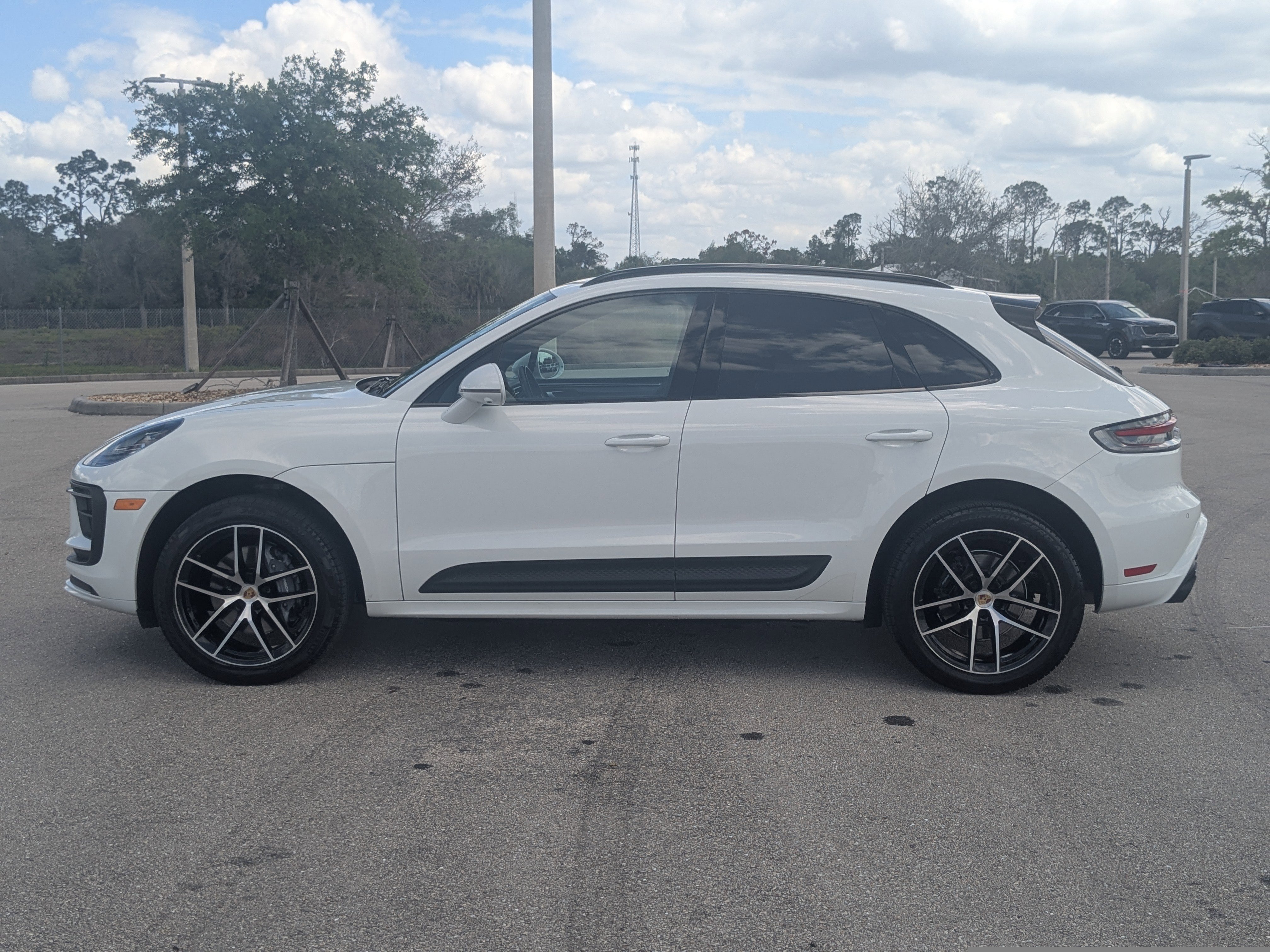 Used 2023 Porsche Macan Turbo image 7