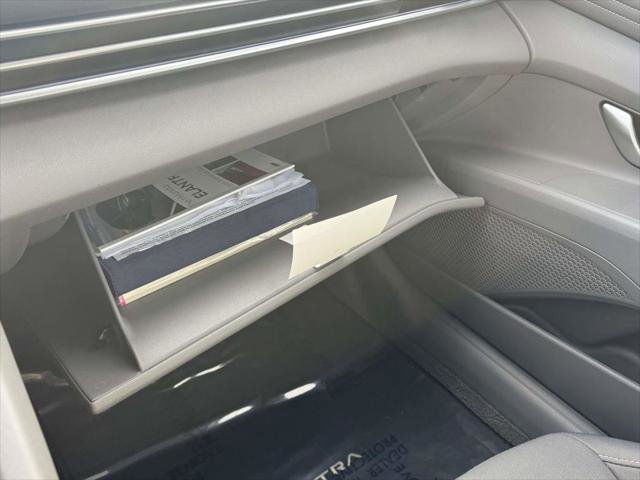 Certified 2025 Hyundai Elantra SEL image 33