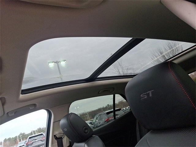 Used 2023 Buick Envision Essence w/ Sport Touring Package image 14