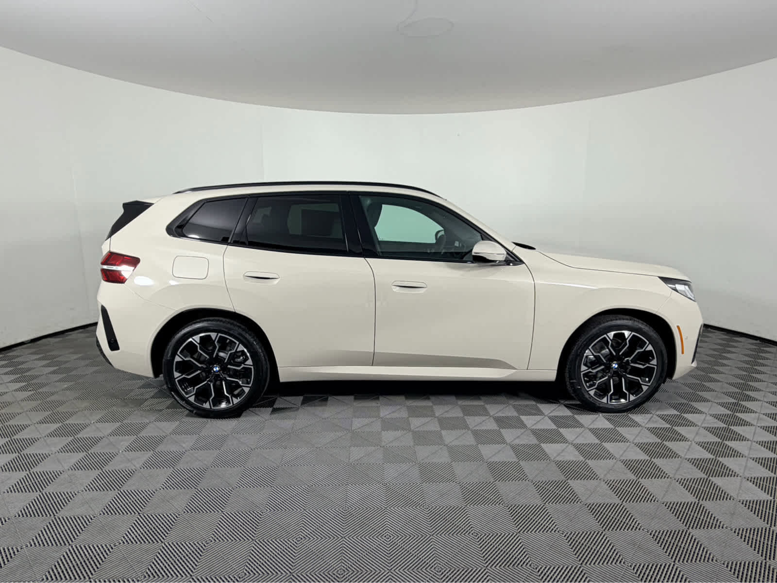 New 2026 BMW X3 xDrive30 w/ M Sport Package AWD/4WD image 4