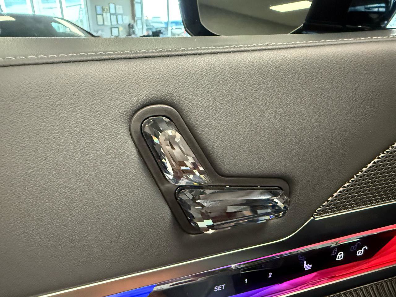 Used 2024 BMW 740i w/ Premium Package image 29