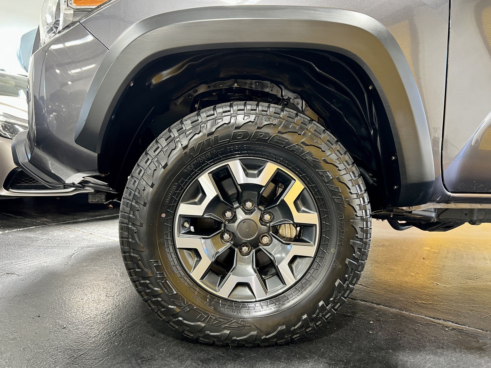 Used 2019 Toyota Tacoma TRD Off-Road w/ Technology Package AWD/4WD image 26