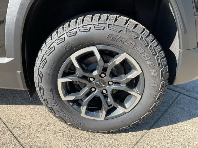 New 2026 Chevrolet Equinox ACTIV w/ Convenience Package III image 12