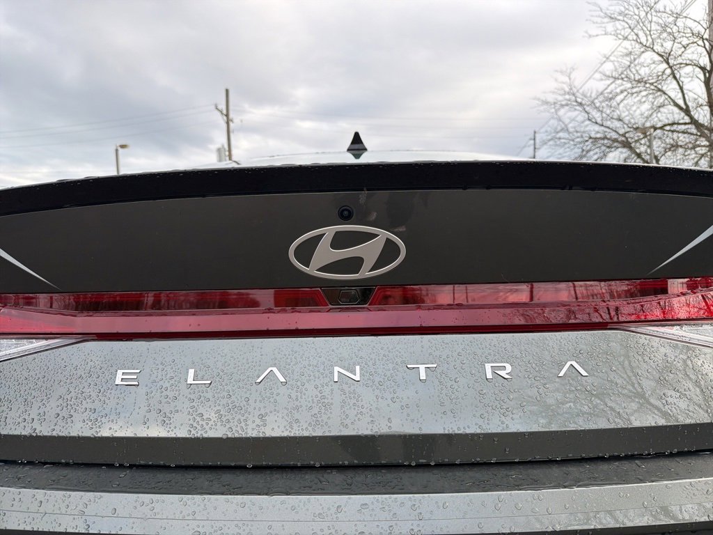 New 2025 Hyundai Elantra Sport image 10