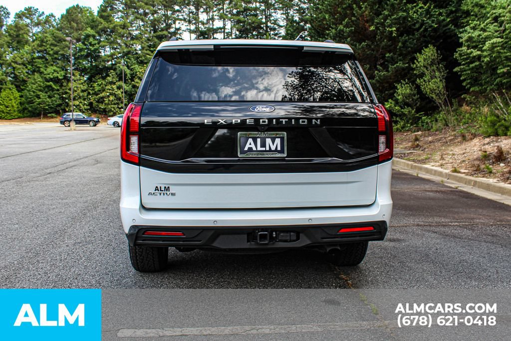 Used 2025 Ford Expedition Active AWD/4WD image 9