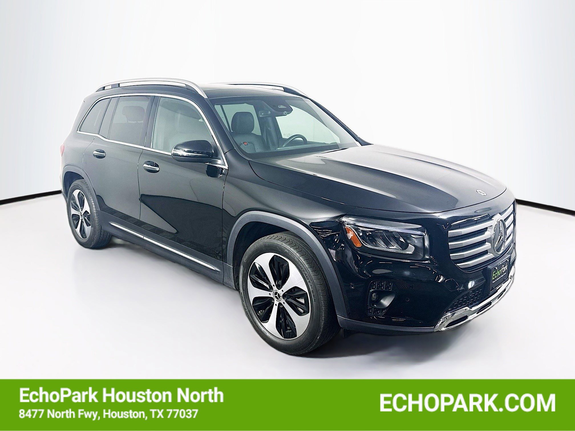 Used 2025 Mercedes-Benz GLB 250 4MATIC image 1