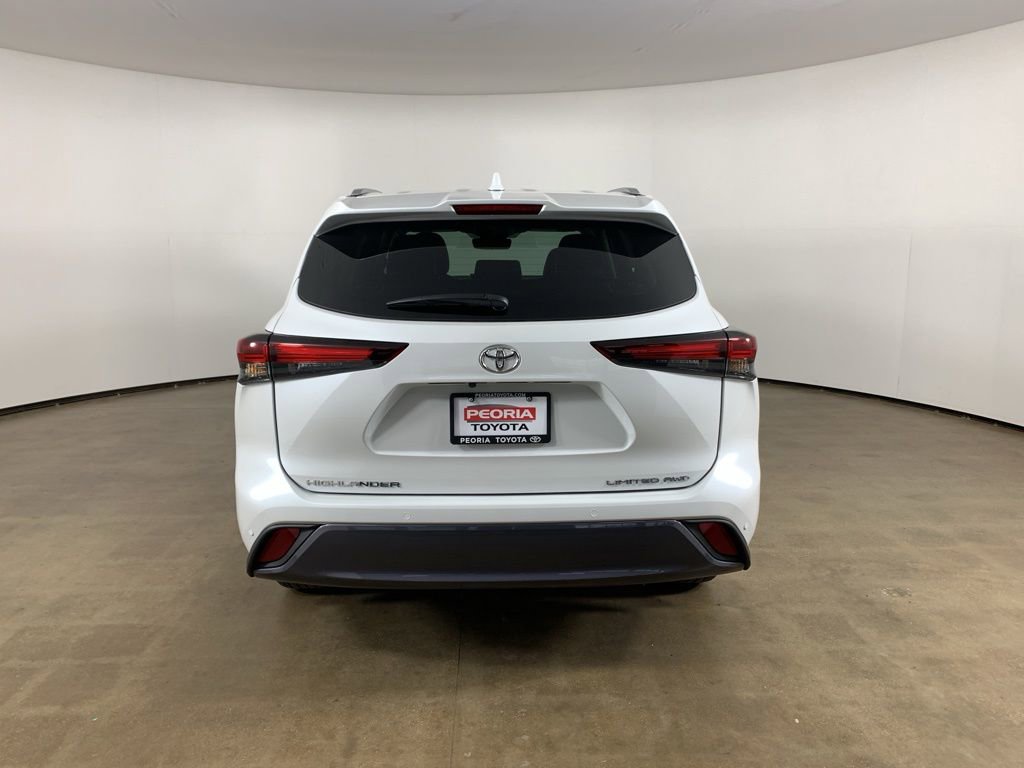 Used 2026 Toyota Highlander Limited image 10