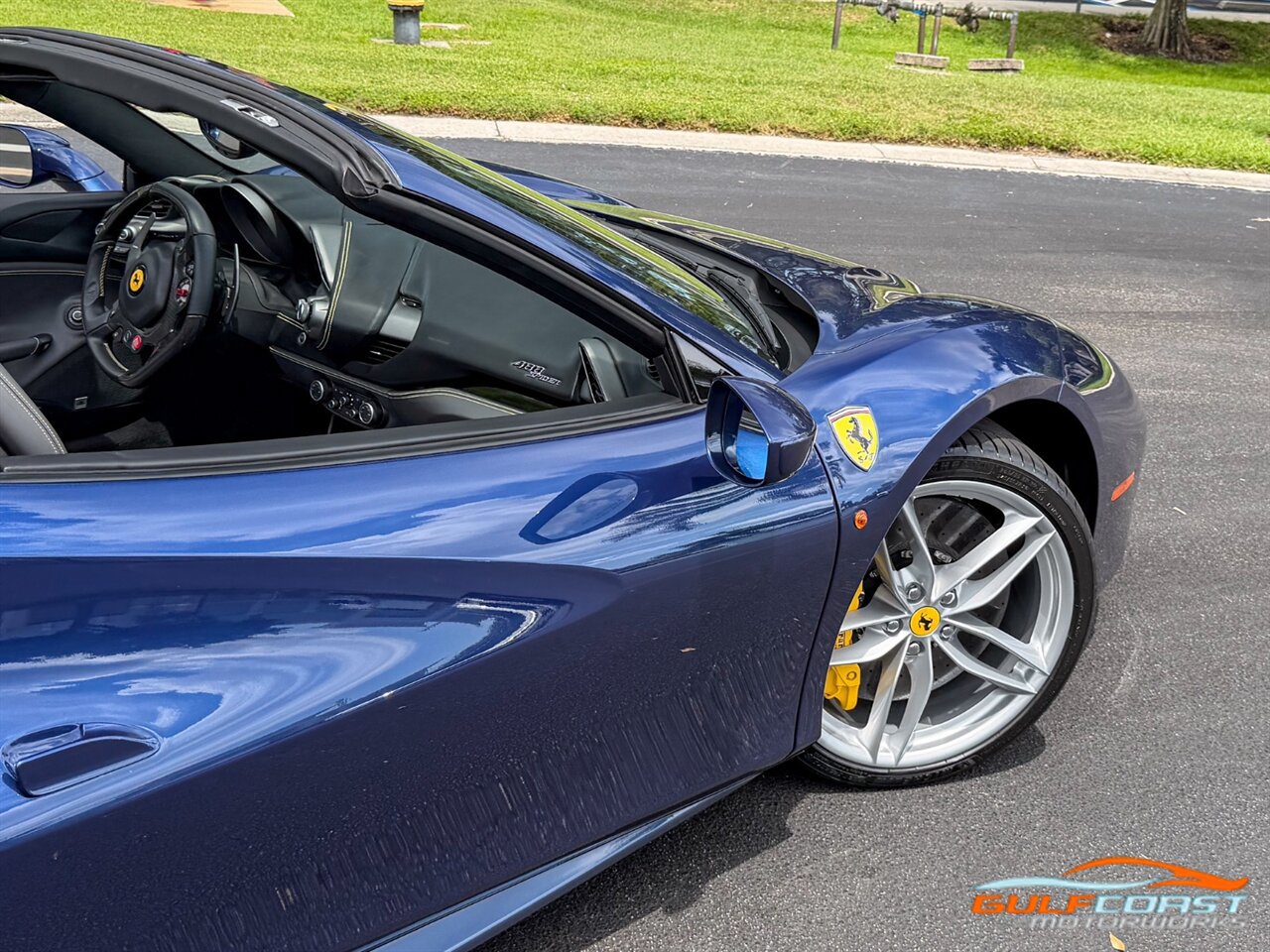 Used 2017 Ferrari 488 Spider RWD image 60