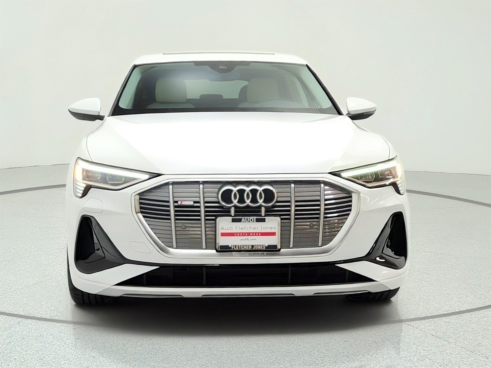 Used 2022 Audi e-tron Premium AWD/4WD image 2