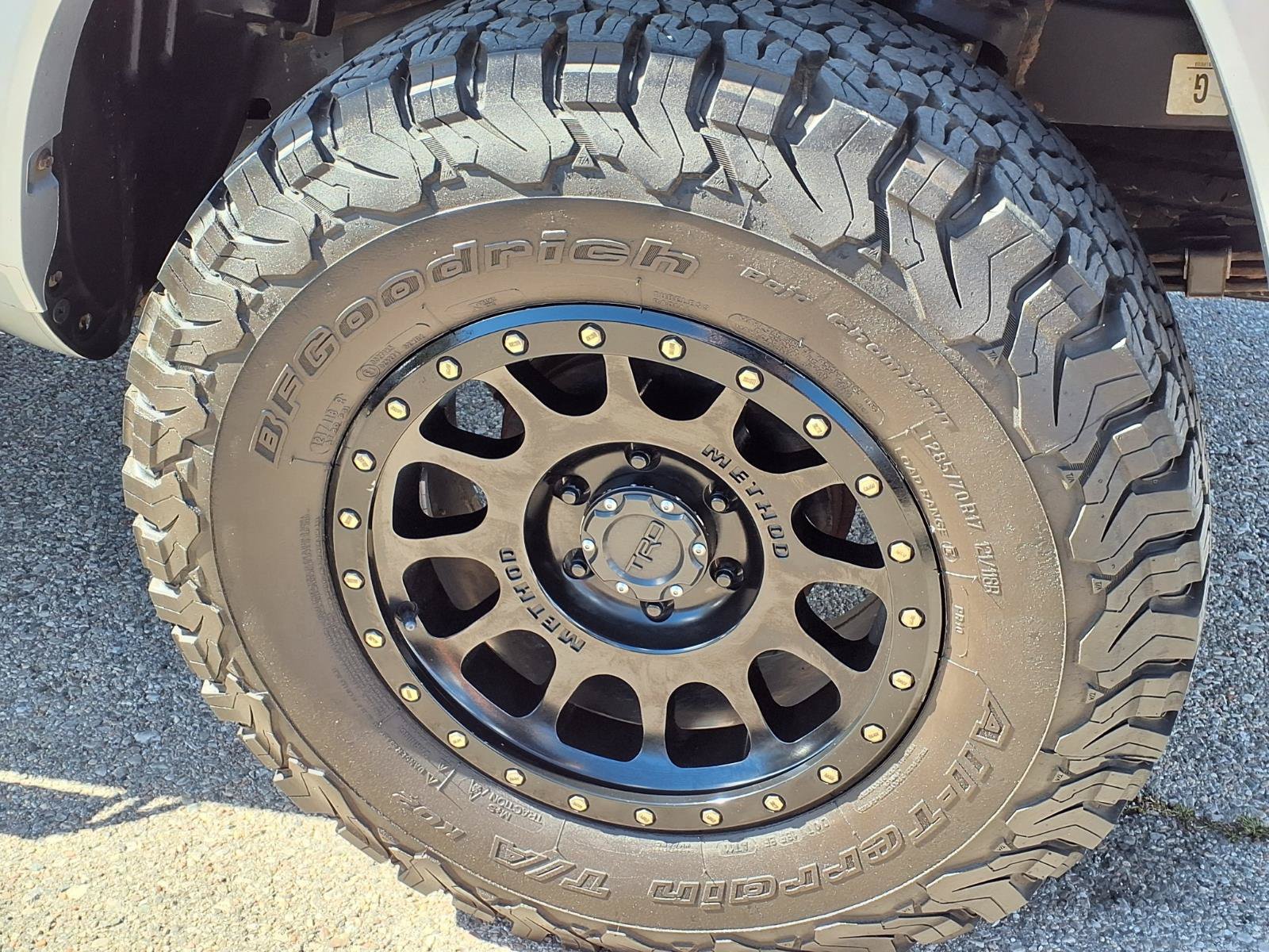 Used 2017 Toyota Tacoma TRD Sport AWD/4WD image 8