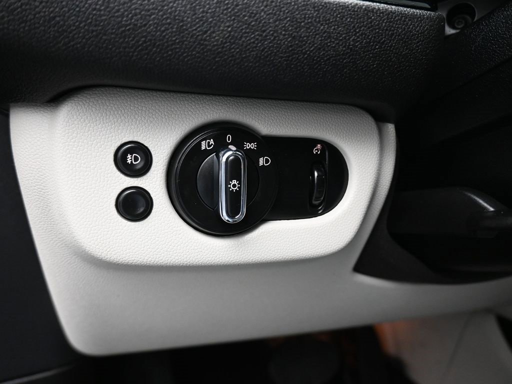 Used 2020 MINI Cooper Clubman S w/ Driver Assistance Package image 25