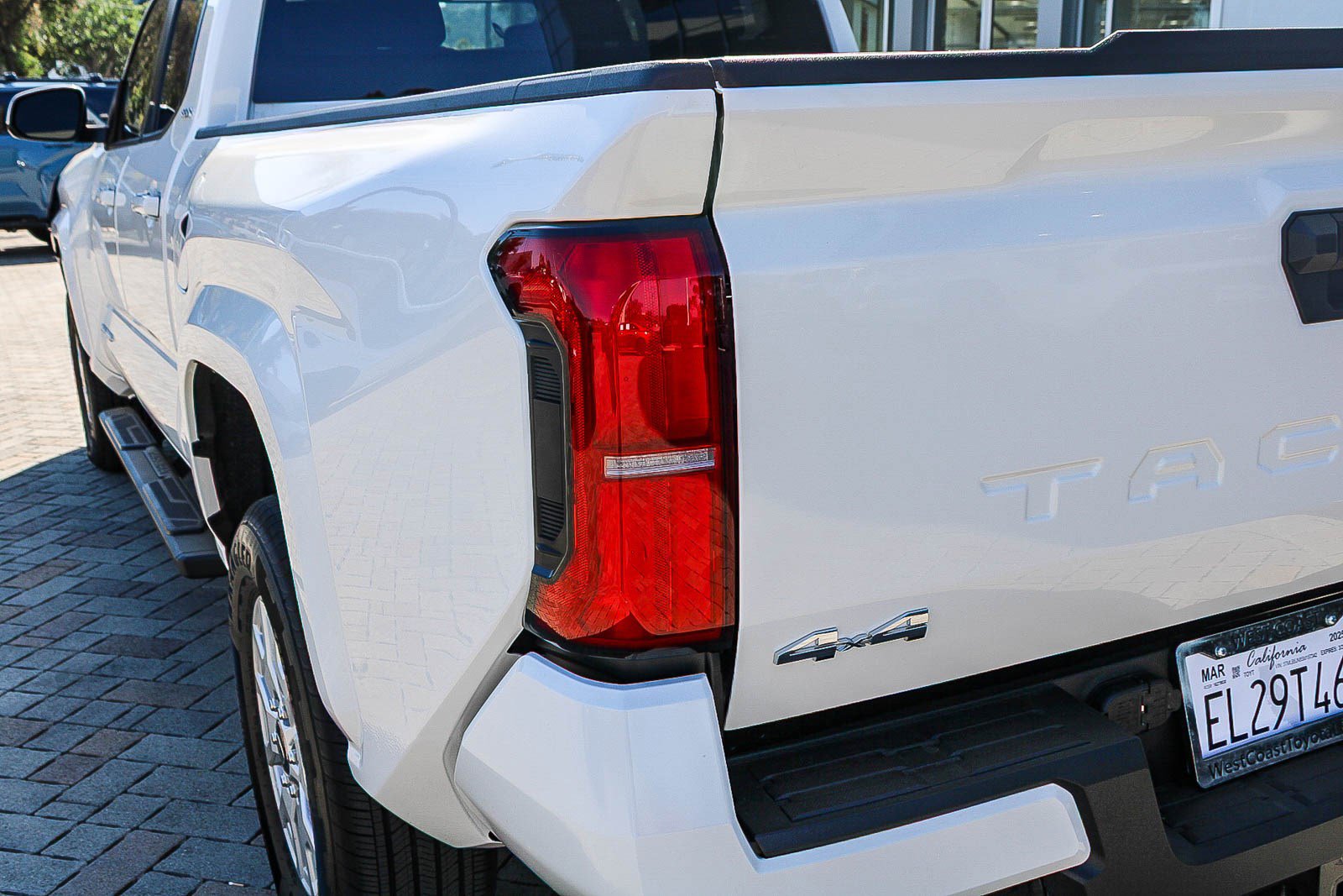 Used 2025 Toyota Tacoma SR5 AWD/4WD image 10