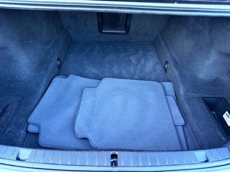 Used 2018 BMW 750i image 25