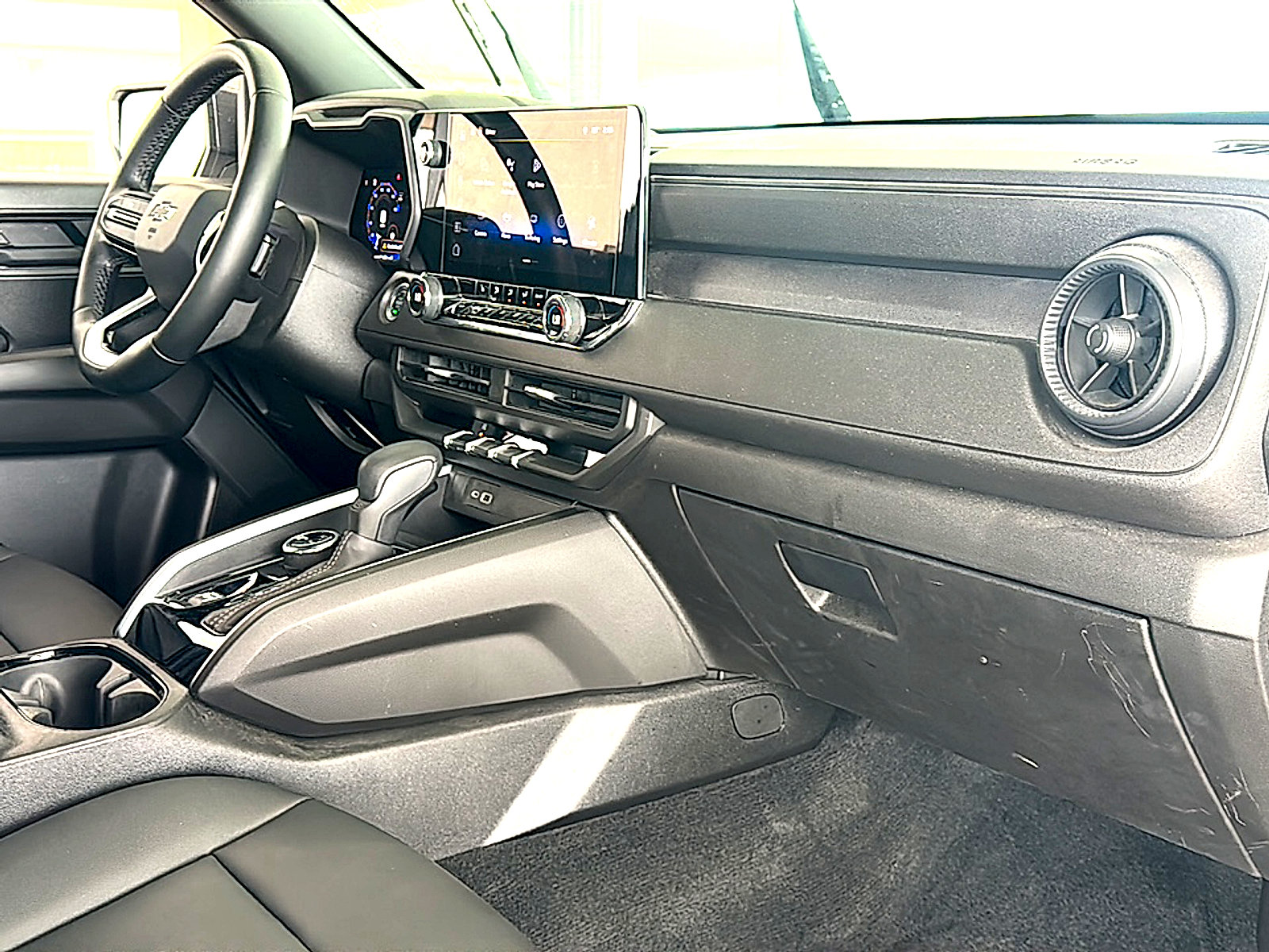 Used 2025 Chevrolet Colorado Trail Boss AWD/4WD image 22