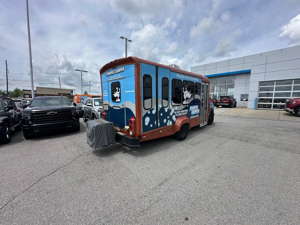 Used 2006 Ford E-350 and Econoline 350 Super Duty RWD image 6