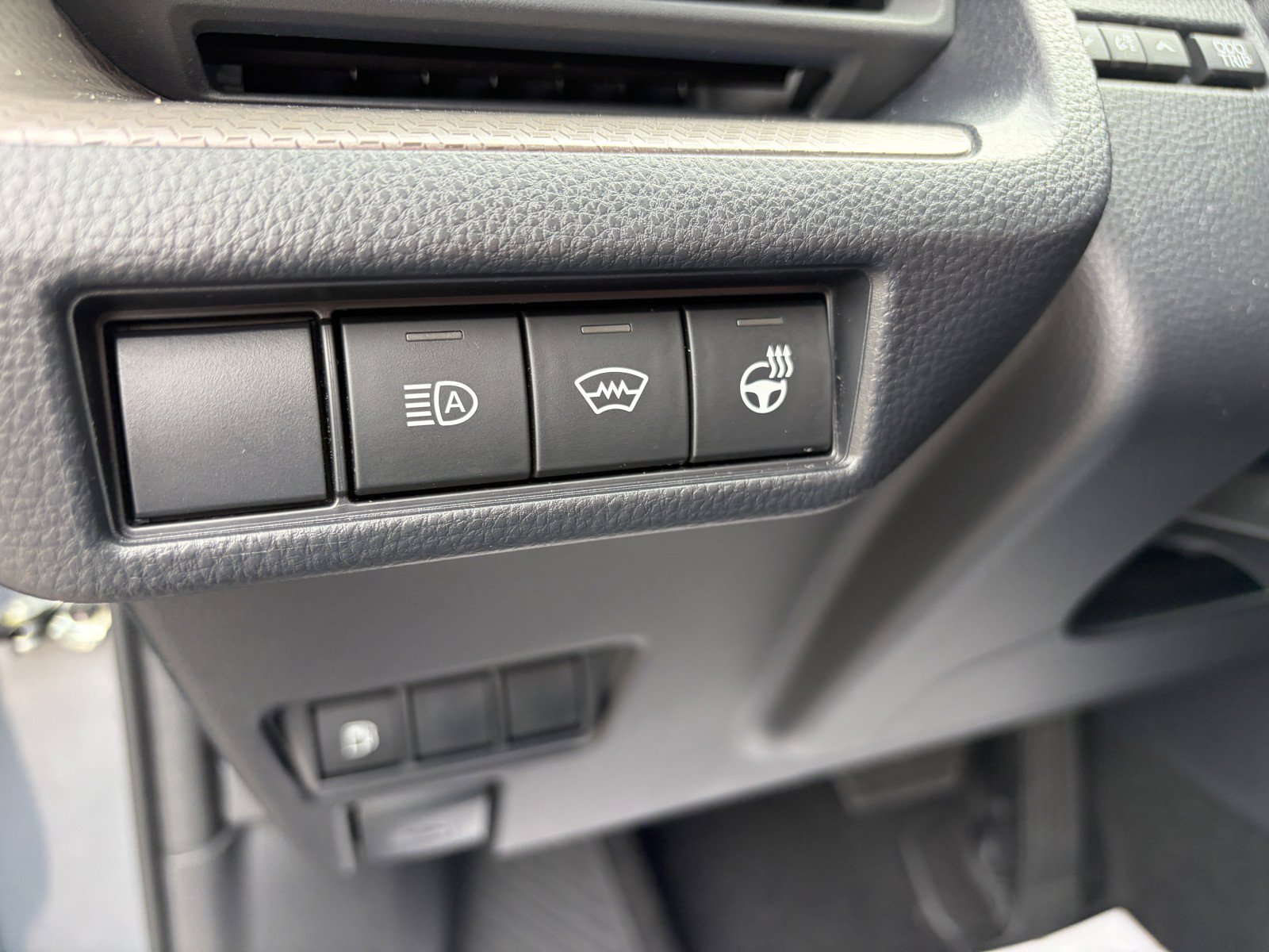 Used 2024 Toyota Prius XLE AWD/4WD image 26